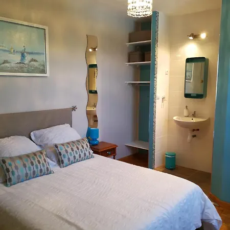 D'hote De Sauviolle 2 فندق مبيت وإفطار Frontenac (Gironde)