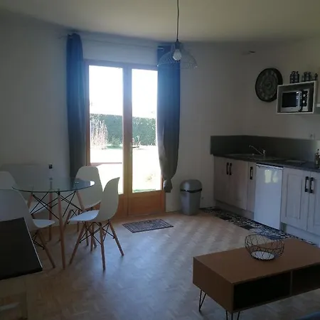 Frühstückspension D'hote De Sauviolle 2