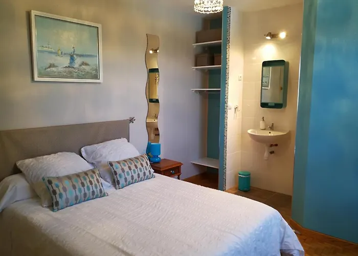 D'hote De Sauviolle 2 فندق مبيت وإفطار Frontenac (Gironde)