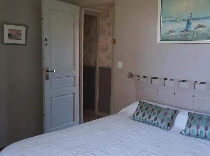 D'hote De Sauviolle 2 فندق مبيت وإفطار 3*