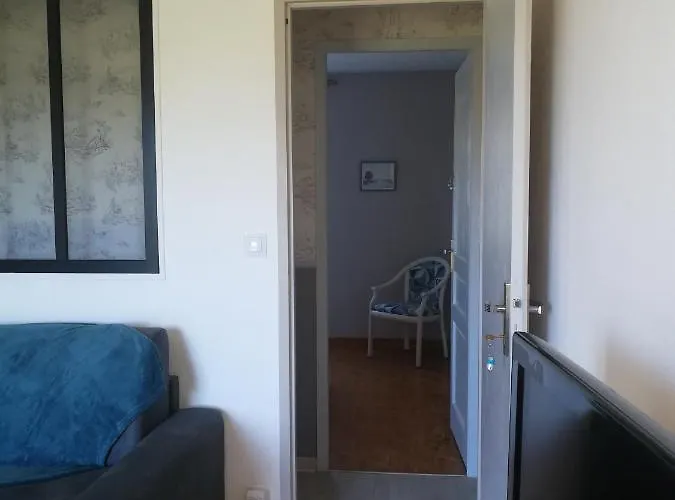 D'hote De Sauviolle 2 فندق مبيت وإفطار Frontenac (Gironde)